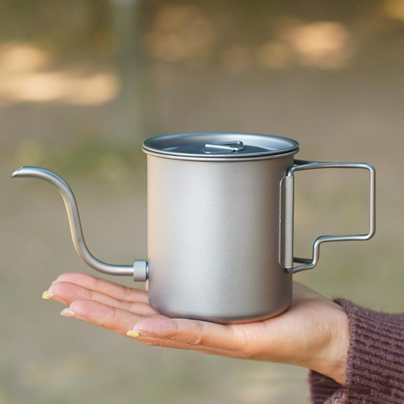 إبريق قهوة من التيتانيوم النقي - مراجعة Pour Over Kettle وسعره
