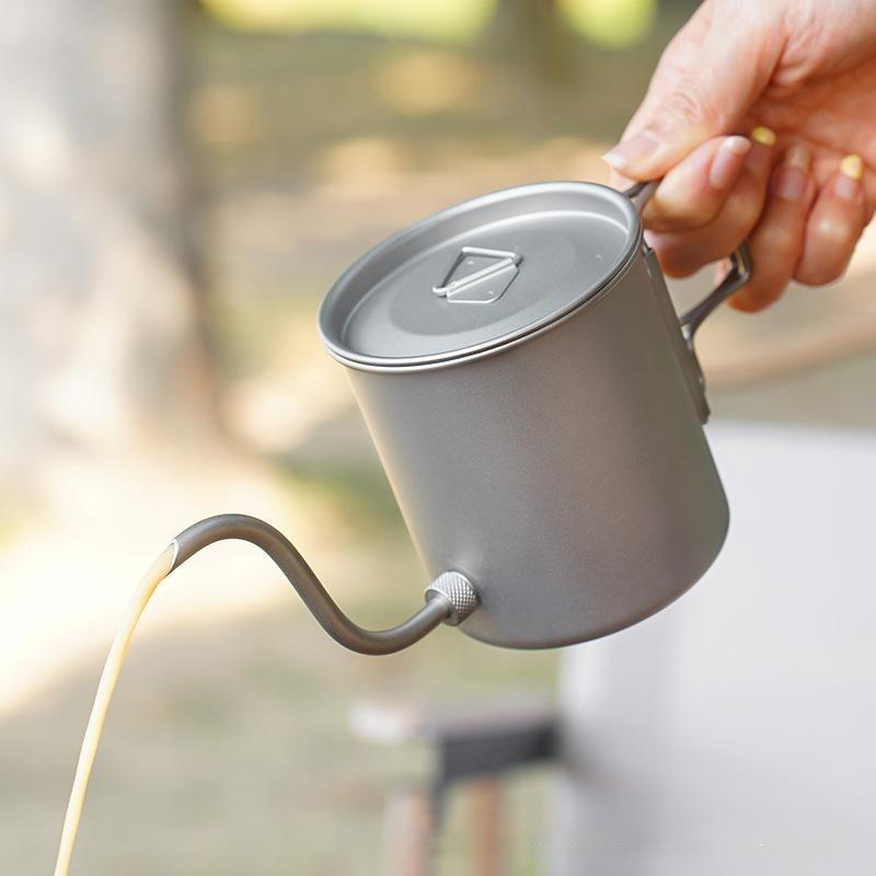 إبريق قهوة من التيتانيوم النقي - مراجعة Pour Over Kettle وسعره